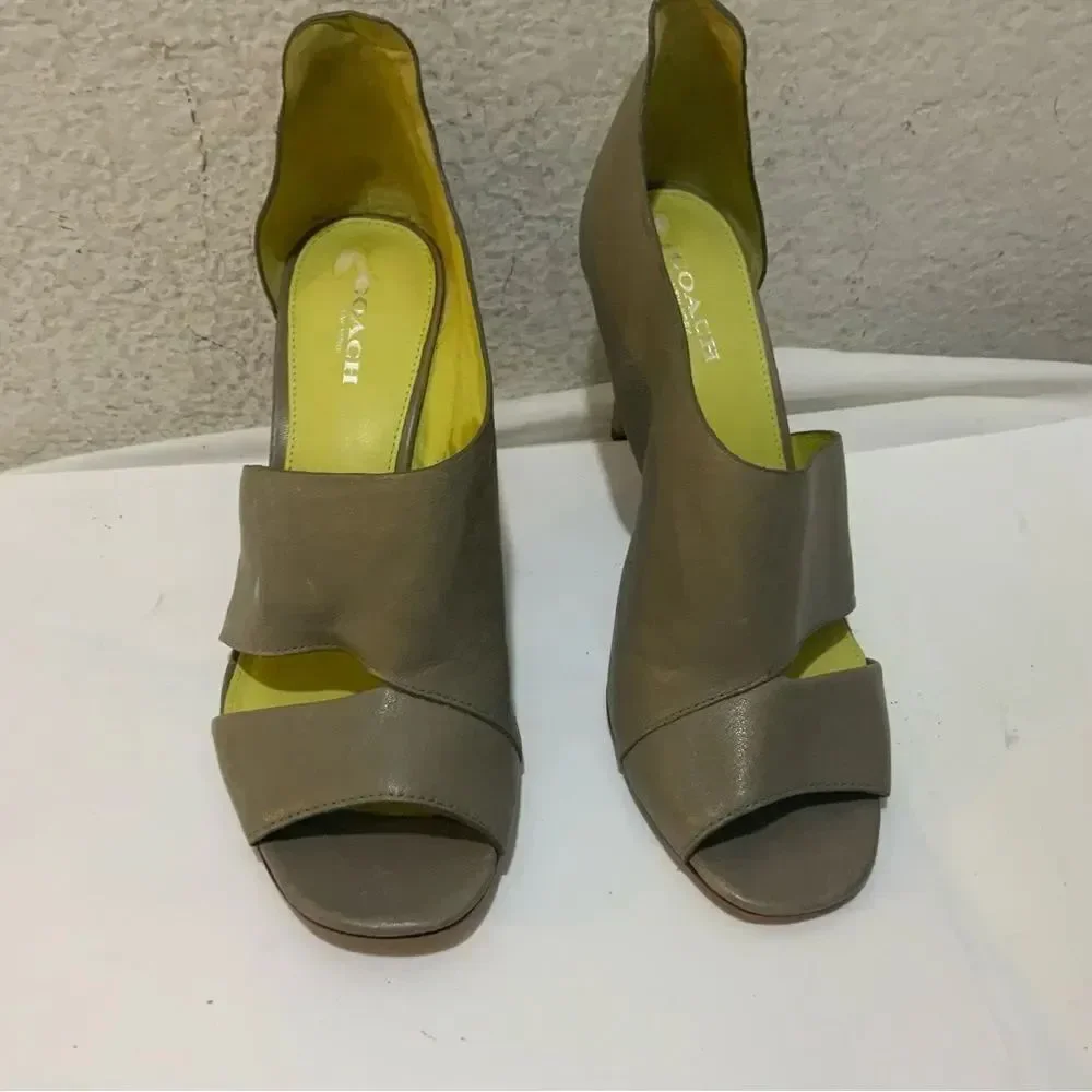 Coach Manhattan Genuine Leather Grey Stiletto Sandal Size 7.5 B